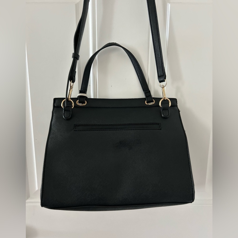 5/$25 GUESS black and white vegan leather purse with gold and flower det… - Picture 6 of 12